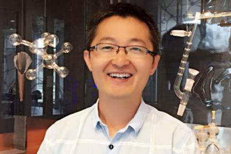 Portrait of Prof. Jian Wang, guest speaker
